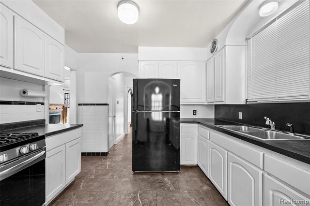 16147 Normandy Street, Detroit, MI 48221