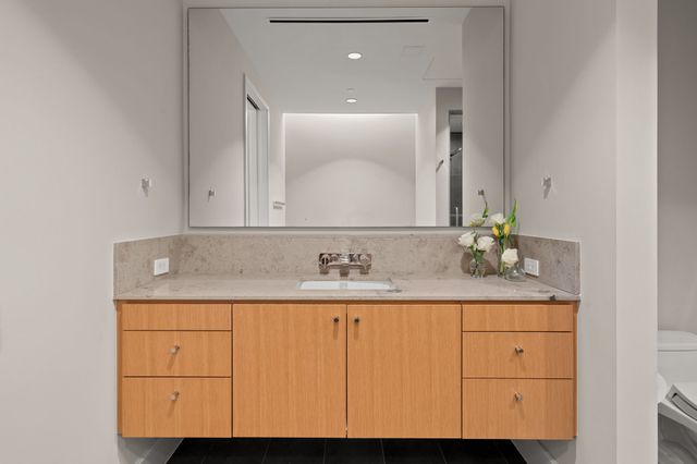 2408 Victory Park Lane 1131, Dallas, TX 75219