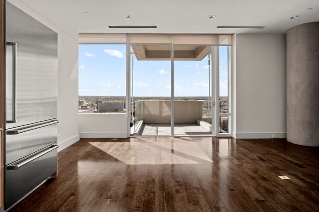 2408 Victory Park Lane 1131, Dallas, TX 75219