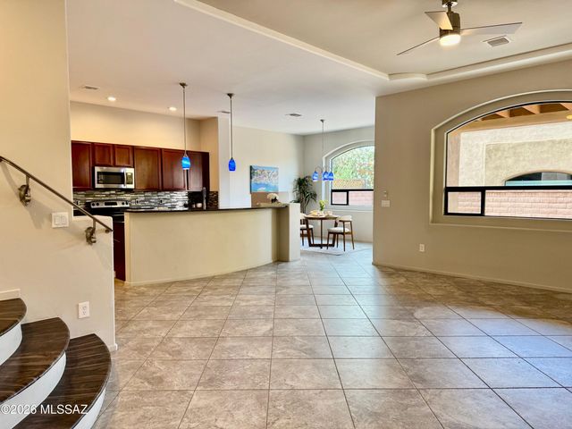 9537 E Ventaso Circle, Tucson, AZ 85715