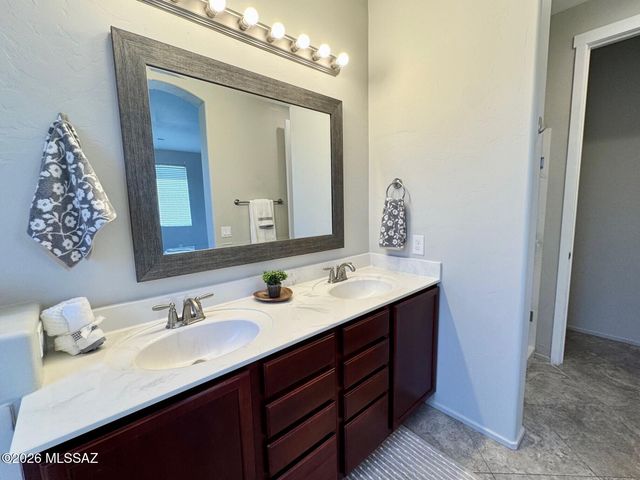 9537 E Ventaso Circle, Tucson, AZ 85715