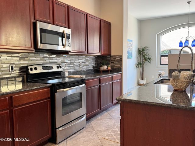 9537 E Ventaso Circle, Tucson, AZ 85715