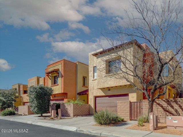 9537 E Ventaso Circle, Tucson, AZ 85715
