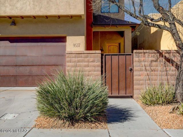 9537 E Ventaso Circle, Tucson, AZ 85715