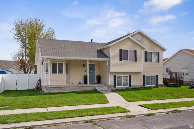 2152 E WEEPING WILLOW WAY, Eagle Mountain, UT 84005