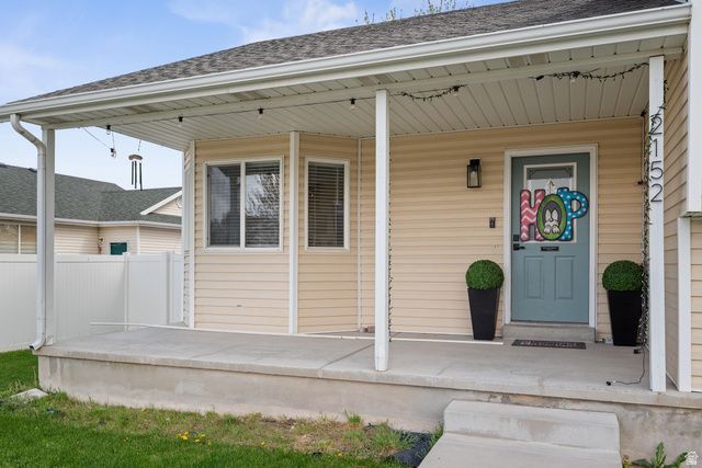 2152 E WEEPING WILLOW WAY, Eagle Mountain, UT 84005