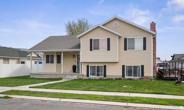 2152 E WEEPING WILLOW WAY, Eagle Mountain, UT 84005