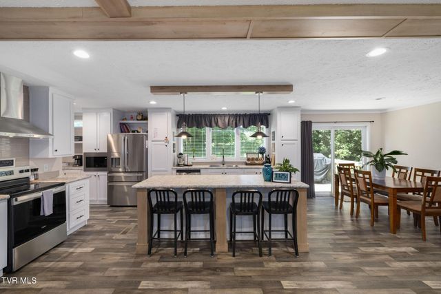 155 Lake Drive, Gray, TN 37615