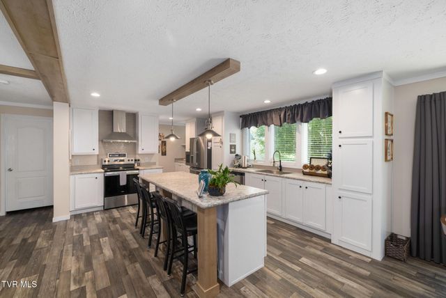 155 Lake Drive, Gray, TN 37615