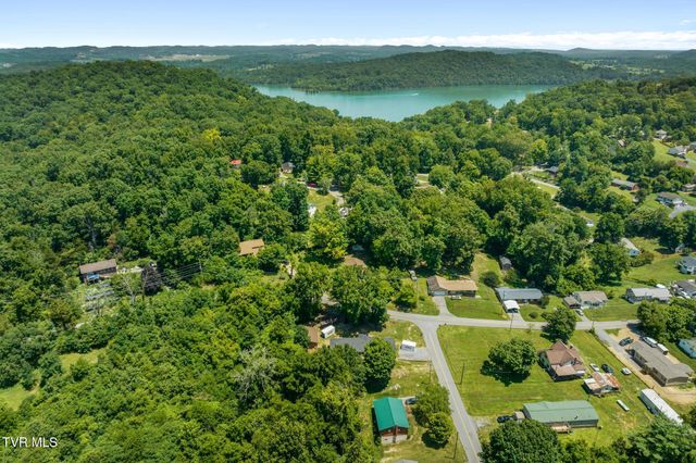 155 Lake Drive, Gray, TN 37615