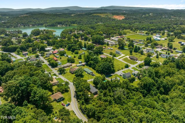 155 Lake Drive, Gray, TN 37615