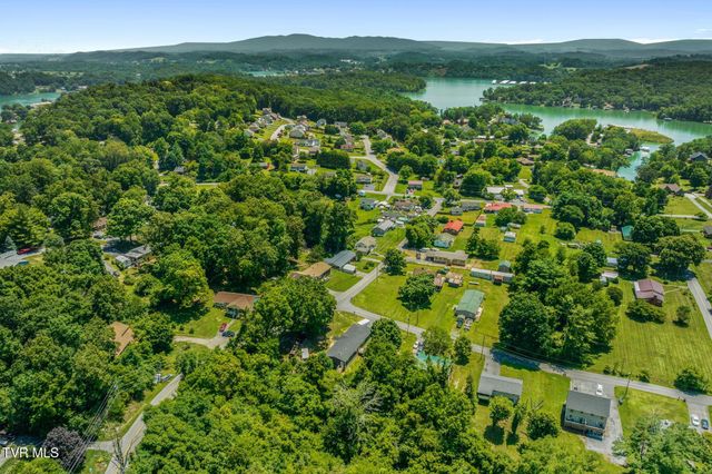 155 Lake Drive, Gray, TN 37615