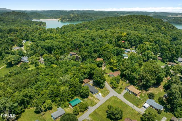 155 Lake Drive, Gray, TN 37615
