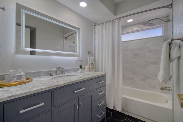 1871 DEL ROBLES TERRACE, Clearwater, FL 33764