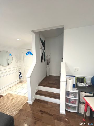 17 Paradiso Street, Norwalk, CT 06854