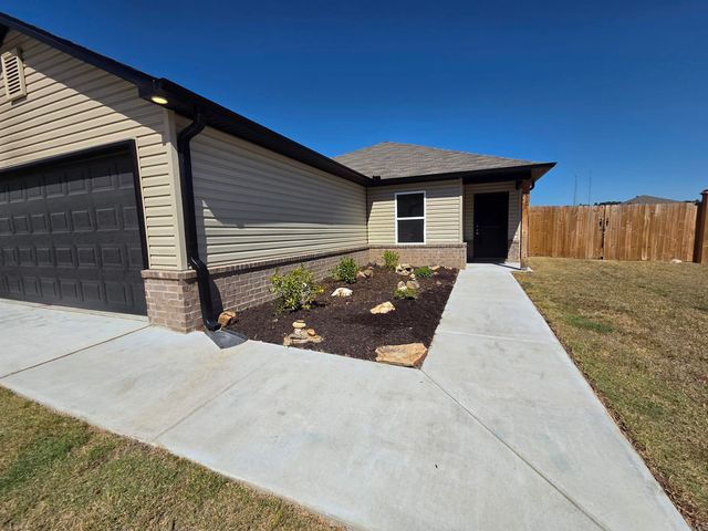 1537 Meadows Drive, Benton, AR 72019