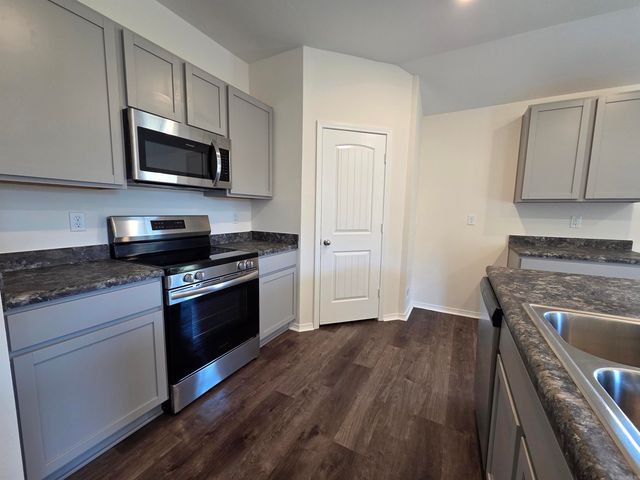 1537 Meadows Drive, Benton, AR 72019