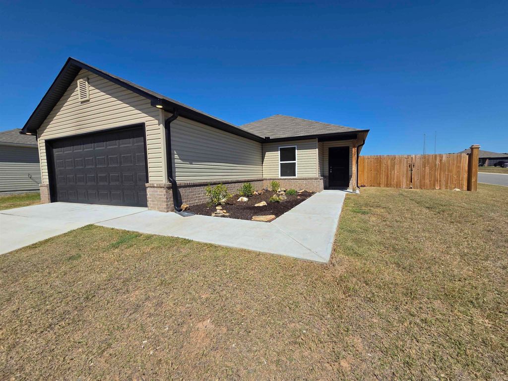 1537 Meadows Drive, Benton, AR 72019