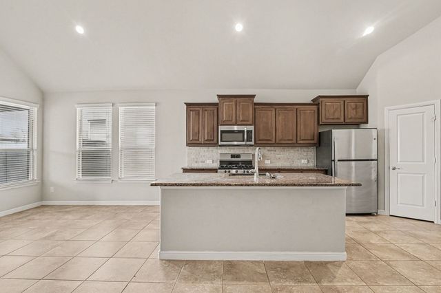 905 Falcon Road, Argyle, TX 76226