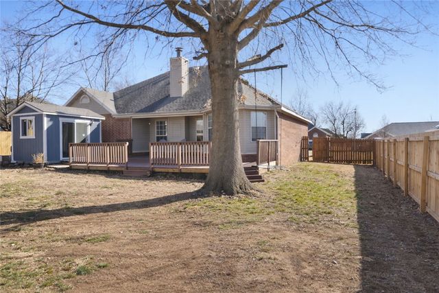 400 Linwood Avenue, Lowell, AR 72745