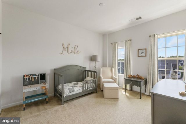 22035 BROADWAY AVENUE # 401F, Clarksburg, MD 20871