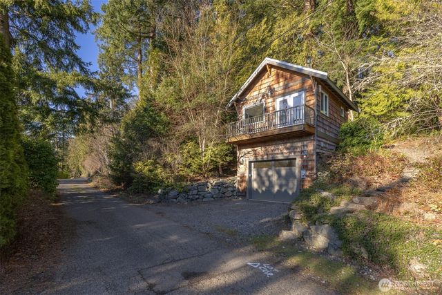 2111 Dellesta Drive, Bellingham, WA 98226