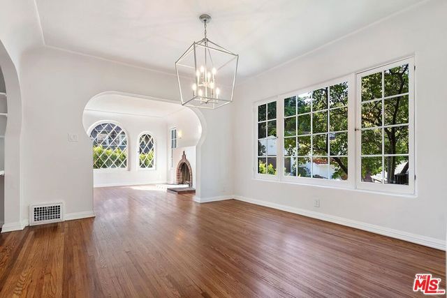 3486 Oak Glen Drive, Los Angeles, CA 90068