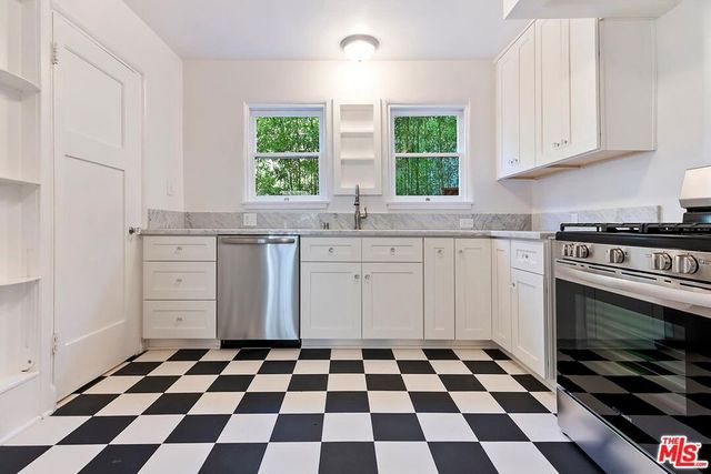 3486 Oak Glen Drive, Los Angeles, CA 90068