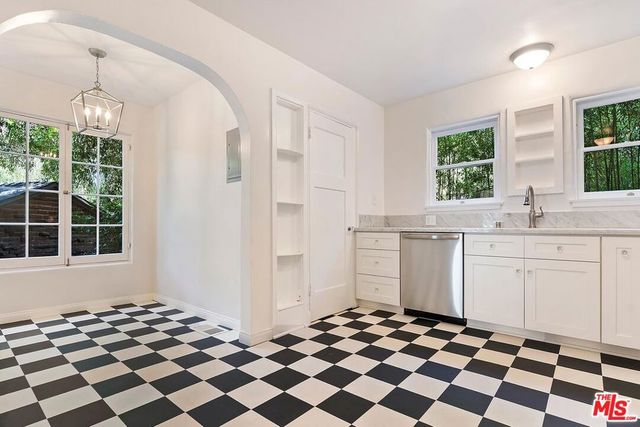 3486 Oak Glen Drive, Los Angeles, CA 90068