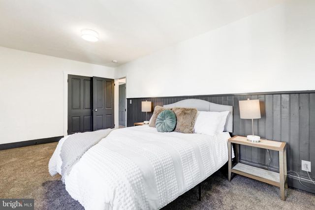 1319 W MAIN ST, Ephrata, PA 17522