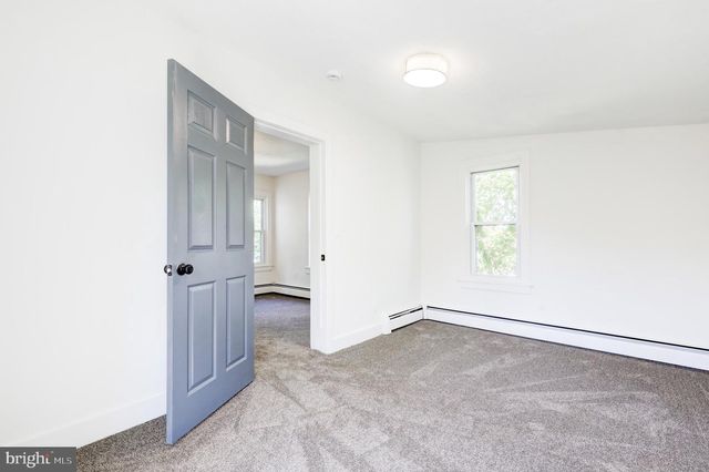 1319 W MAIN ST, Ephrata, PA 17522