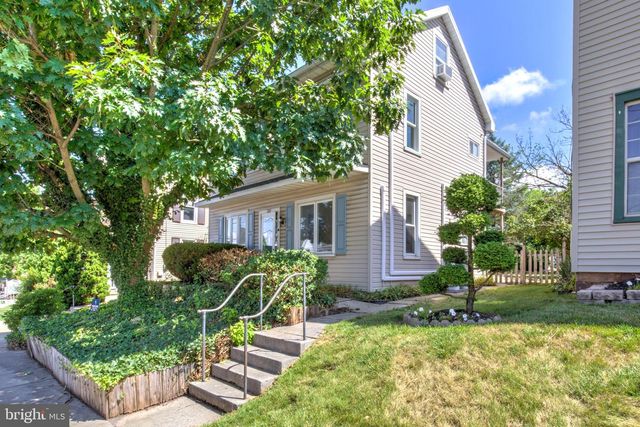 1319 W MAIN ST, Ephrata, PA 17522