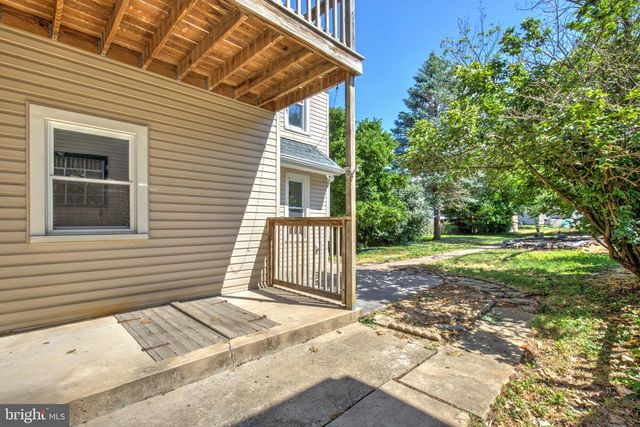 1319 W MAIN ST, Ephrata, PA 17522
