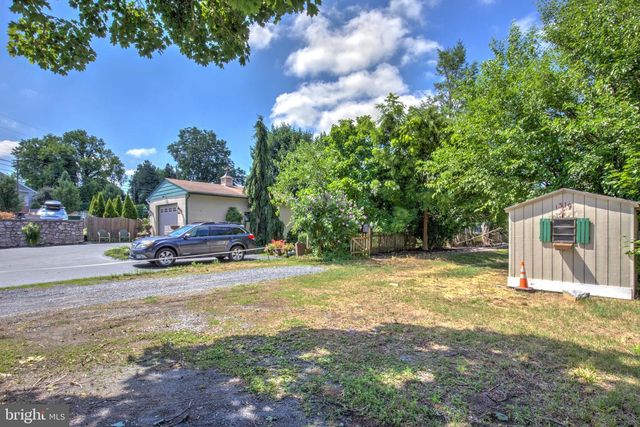 1319 W MAIN ST, Ephrata, PA 17522