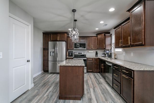 3510 YELLOWWOOD DR, Columbia, MO 65202