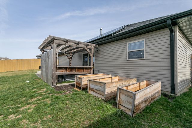 3510 YELLOWWOOD DR, Columbia, MO 65202