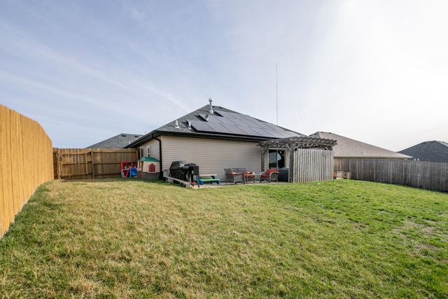 3510 YELLOWWOOD DR, Columbia, MO 65202