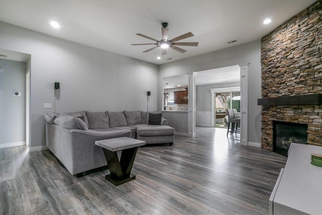 3510 YELLOWWOOD DR, Columbia, MO 65202