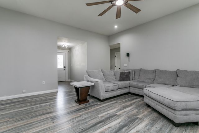 3510 YELLOWWOOD DR, Columbia, MO 65202