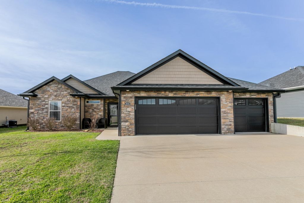 3510 YELLOWWOOD DR, Columbia, MO 65202