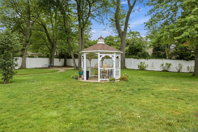 1600 Grand Avenue P3, Baldwin, NY 11510