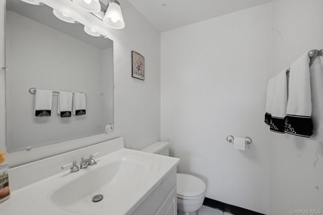 1600 Grand Avenue P3, Baldwin, NY 11510