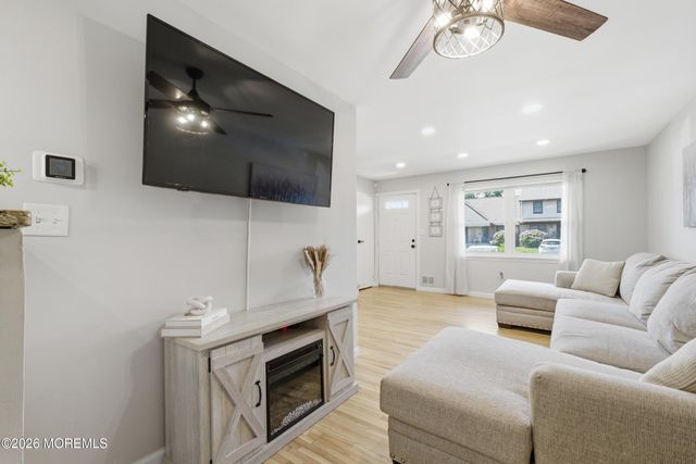 16 Village Green Way, Hazlet, NJ 07730