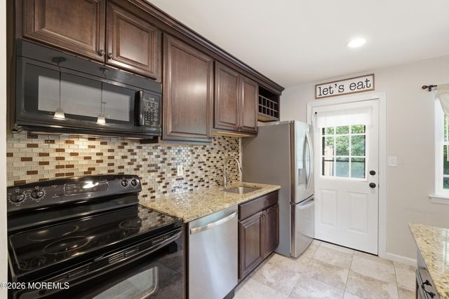 16 Village Green Way, Hazlet, NJ 07730