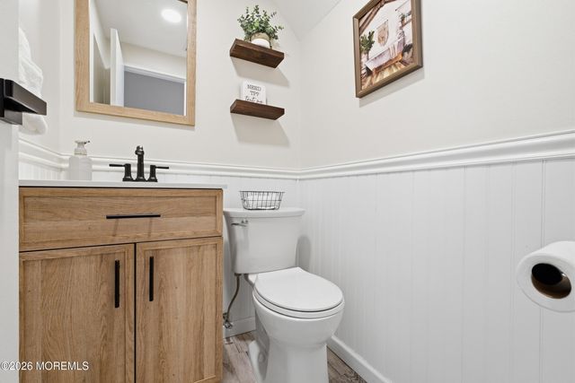 16 Village Green Way, Hazlet, NJ 07730