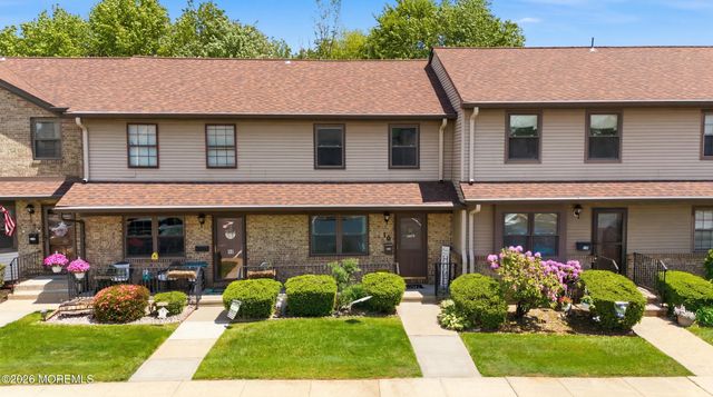 16 Village Green Way, Hazlet, NJ 07730