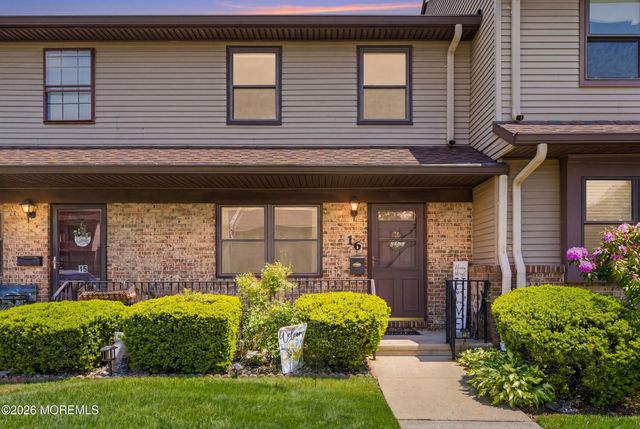 16 Village Green Way, Hazlet, NJ 07730