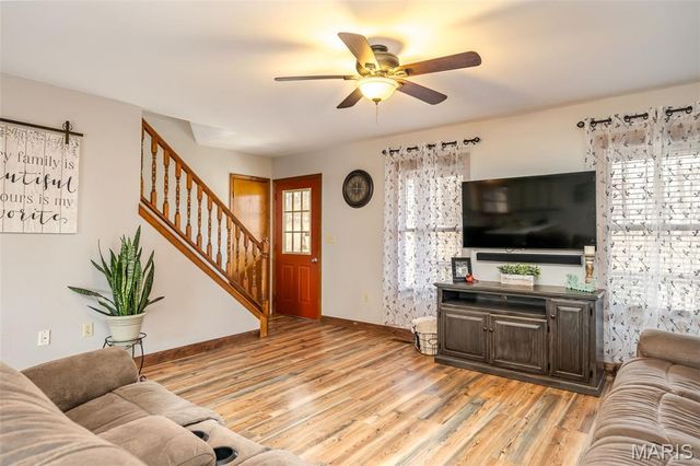 480 Lone Pine Lane, St Clair, MO 63077