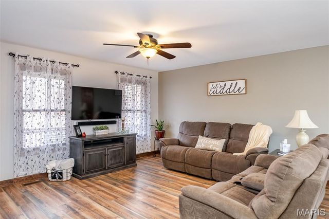 480 Lone Pine Lane, St Clair, MO 63077