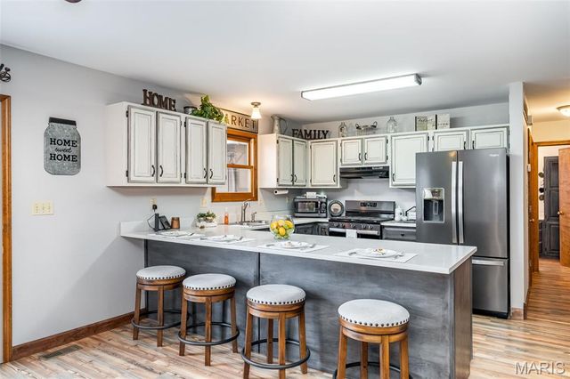 480 Lone Pine Lane, St Clair, MO 63077